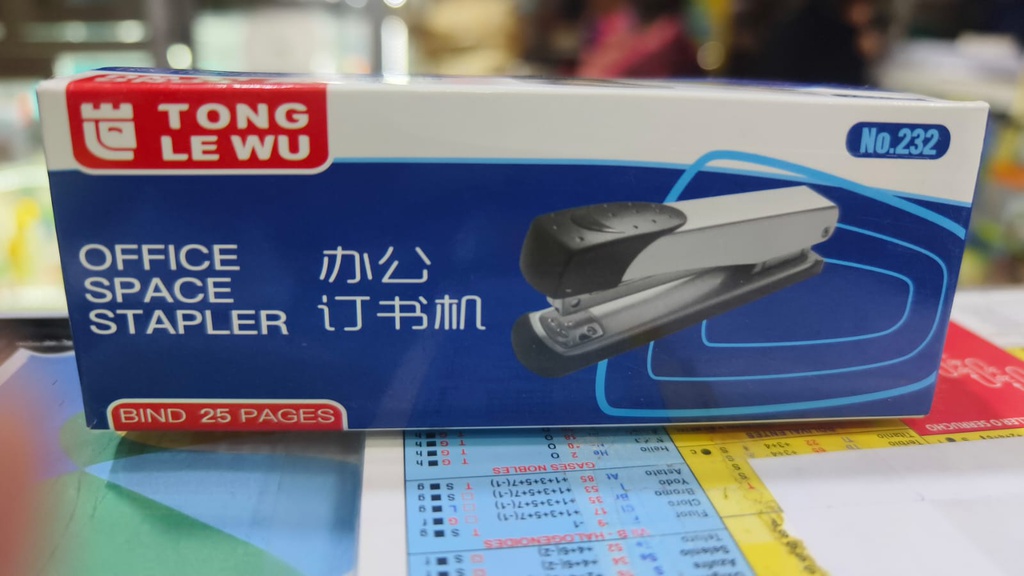 Engrampadora TONG LE WU(232)  Grande 24/6
